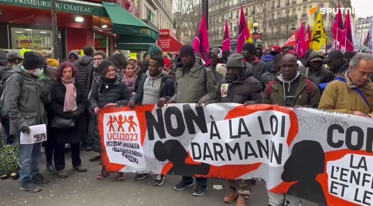 برگزاری تظاهرات در پاریس علیه نژادپرستی و قانون جدید مهاجرت