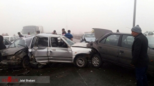 مصدوم شدن ۱۵ نفر در تصادف زنجیره‌ای آزادراه تهران-قزوین