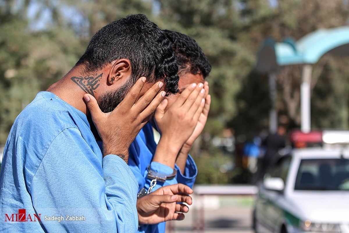 ۱۰ نفر در ارتباط با شبکه سازمان یافته قاچاق سوخت در استان کرمان دستگیر شدند/ کشف بیش از یک هزار کارت سوخت مهاجر از قاچاقچیان
