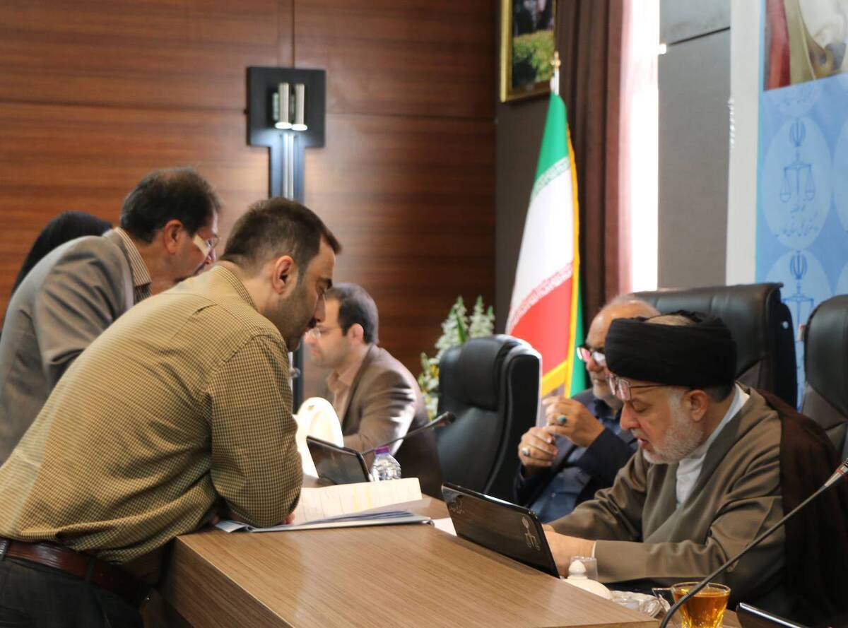 مسئولان قضایی دادگستری استان فارس به درخواست ۶۶ نفر از مراجعان در ملاقات مردمی رسیدگی کردند