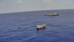 رویترز: نیروی دریایی هند یک کشتی ماهی‌گیری ایرانی را نجات داد