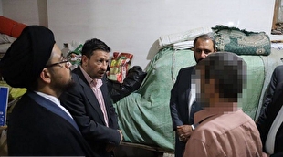 رئیس دادگستری استان بوشهر از ۴ خانواده زندانی در شهرستان دیلم بوشهر بازدید کرد