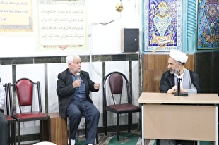 رئیس کل دادگستری استان زنجان به مشکلات مردمی در مسجد امام حسین (ع) رسیدگی کرد