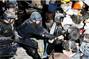 ادامه تحصن در دانشگاه‌های سراسر آمریکا؛ پلیس بیش از ۲ هزار و ۲۰۰ نفر را بازداشت کرد